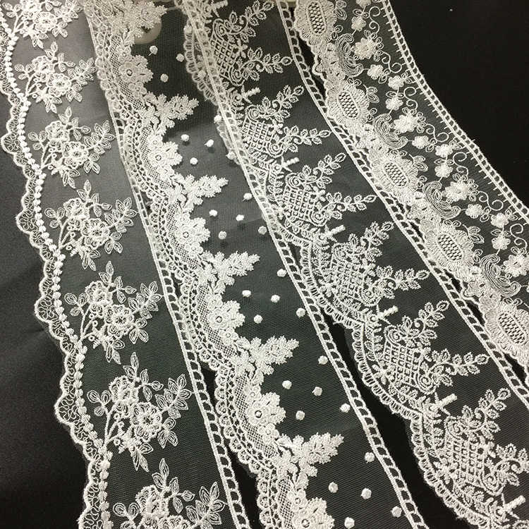 Organza-pitsien leikkaus